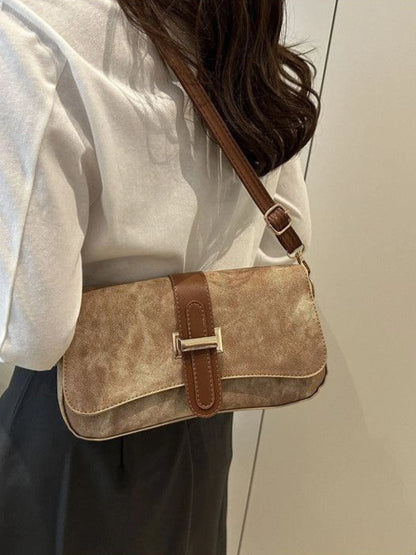 Burnley — Wildleder Umhängetasche in Taupe
