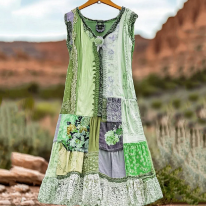 Belle — Vintage Blumenkleid mit V-Ausschnitt