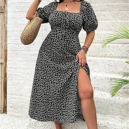 Fleurance — Kurzärmliges Blumenkleid mit Schlitz