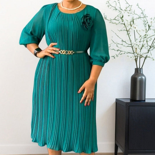 Plissé — Geknotetes, plissiertes Midikleid mit 3/4-Ärmeln