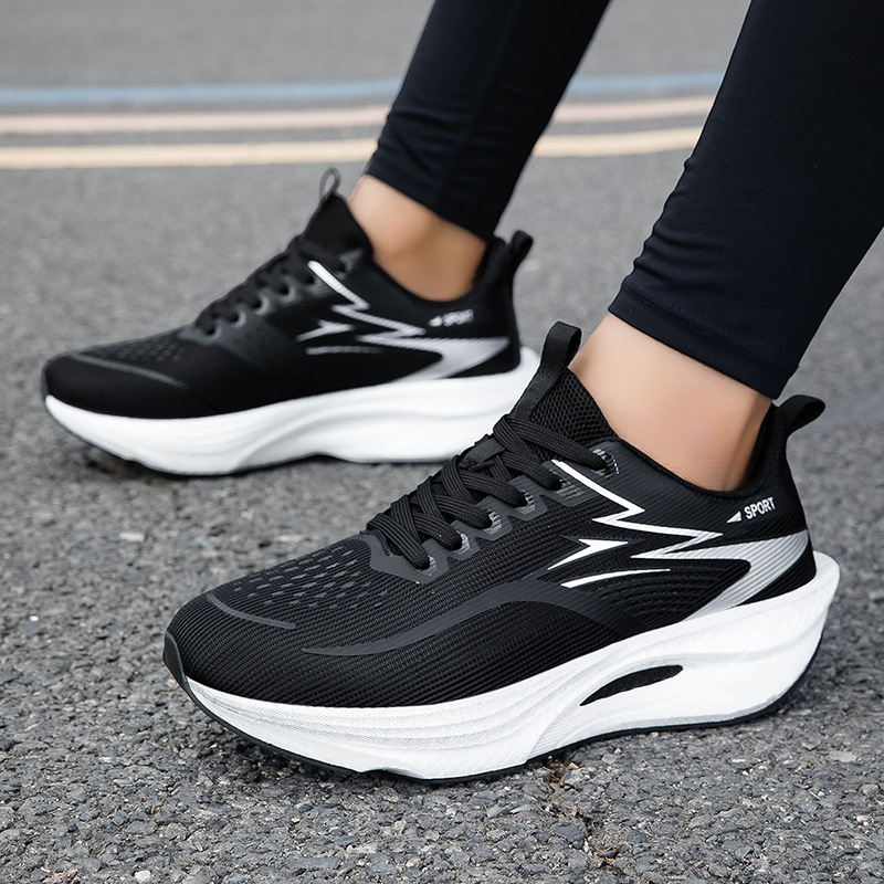 Aeris — Atmungsaktive Laufschuhe mit Dämpfung