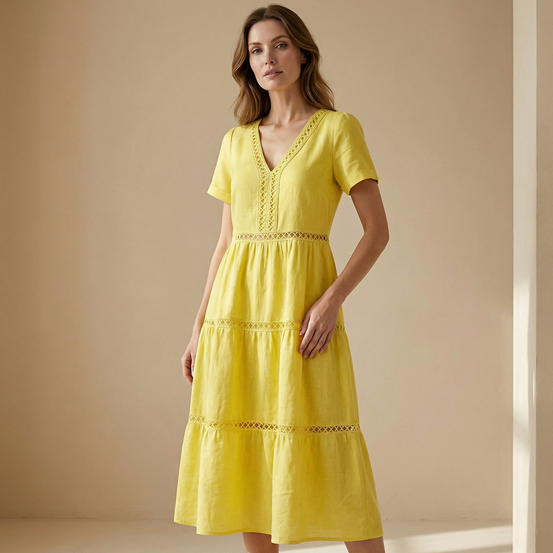 Velorie — Spitzen V-Ausschnitt gestuftes Midi-Kleid